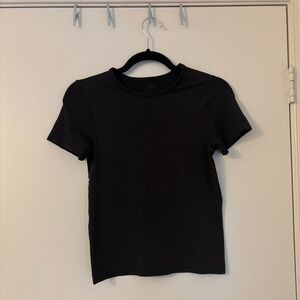 Like New! Skims - Soft Smoothing Seamless T-shirt in Onyx - Size L